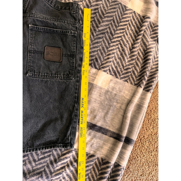 Vintage Boss Black Denim men’s shorts waist size 28-30. - Picture 7 of 8